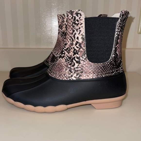 Outwoods Taupe And Black Snake Print Fleece Lined Duck Boots Rain Snow Boots - Picture 13 of 16